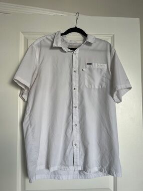 Columbia Men's White Short-Sleeve Button-Down Shirt